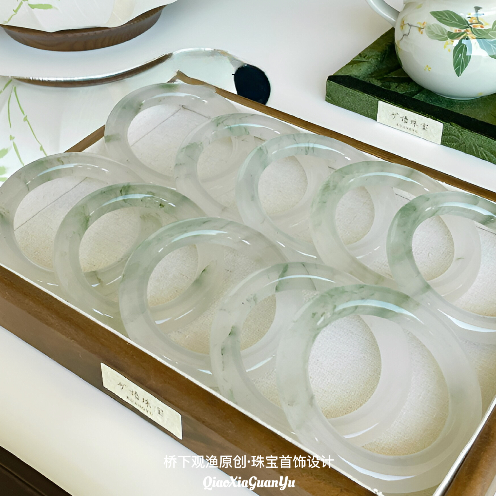 天然新疆天山翠玉手镯雪翠冰糯种