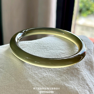 天然玛瑙手镯苦茶冰玉髓手镯高冰透玉镯翡翠色送礼物美人镯叮当镯