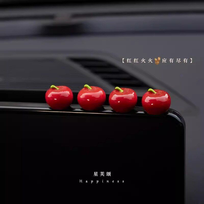 汽车摆件仿真迷你车载小樱桃可爱新年礼物屏幕显示中控台装饰品