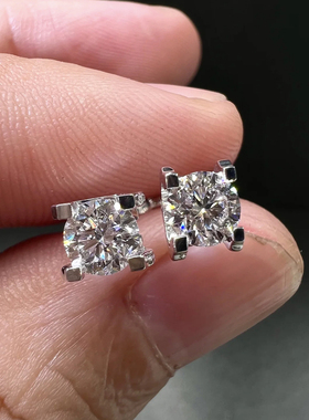 925银针超闪D色莫桑石四爪牛头一克拉耳钉女款简约轻奢高级感耳饰