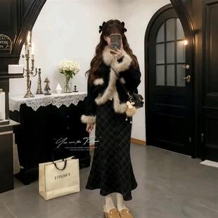 2025新款超好看冬裙套装女千金感毛绒外套松弛感格纹半身裙两件套