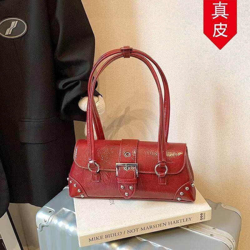 法国潮流时尚小众机车腋下包包女2025新款高级铆钉通勤斜挎法棍包,箱包皮具/热销女包/男包,通用款女包,淘宝优惠券,粉丝福利购,淘宝优惠卷