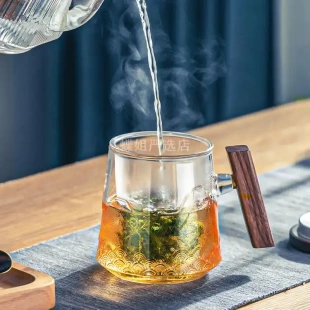 中式 家用办公礼品创意茶漏观山杯茶杯 胡桃木把手浮雕伴手礼茶杯