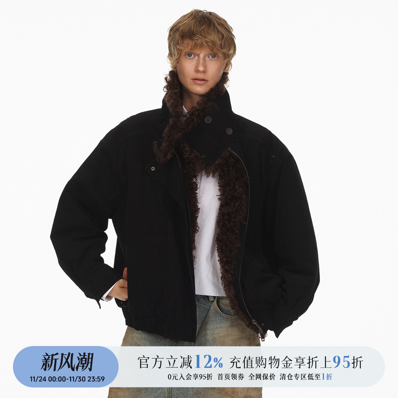 可立领造型廓形羽绒服