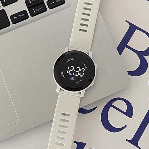 2025新款运动电子手表女款初中