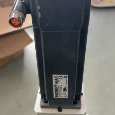 倍福电机AM8032-0D21-0000，几乎，实物拍摄