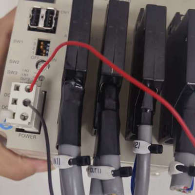 YASKAWA安川 MP2300 JEPMC-IO2310，