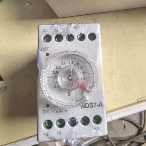 时间继电器JSZ7-A2H4A，220V电压，延时范围6