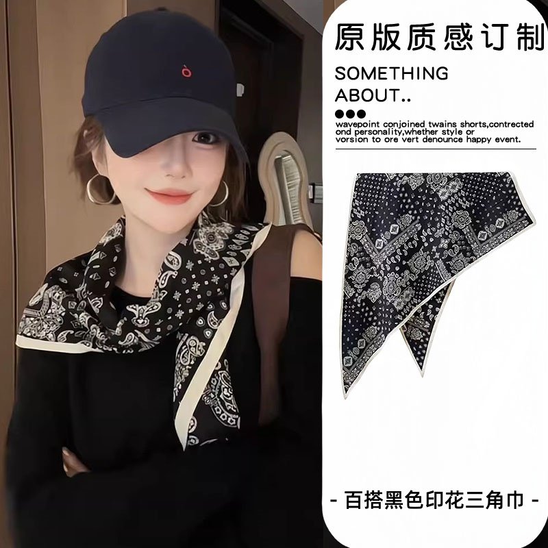 春季黑色印花三角巾披肩女图片