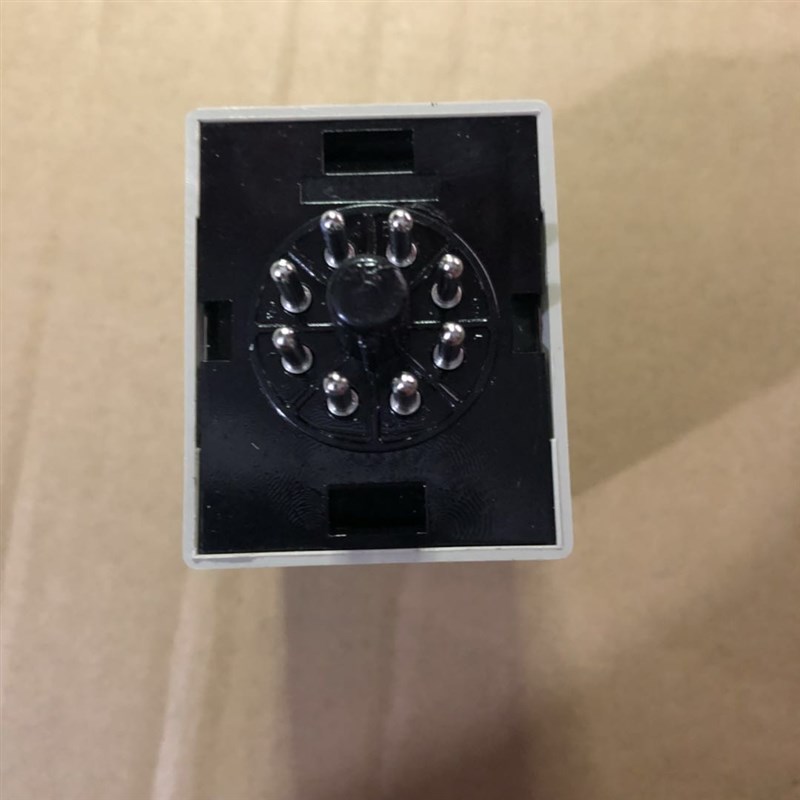 优质AH3-3时间继电器AH3-2交流220V直流12V 24V通电延时8脚10秒