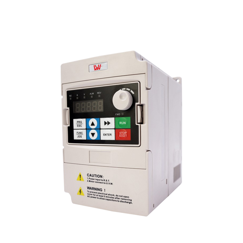 变频器380v0.75 1.5 2.2kw单相220v转三相380v电机调速器控制柜