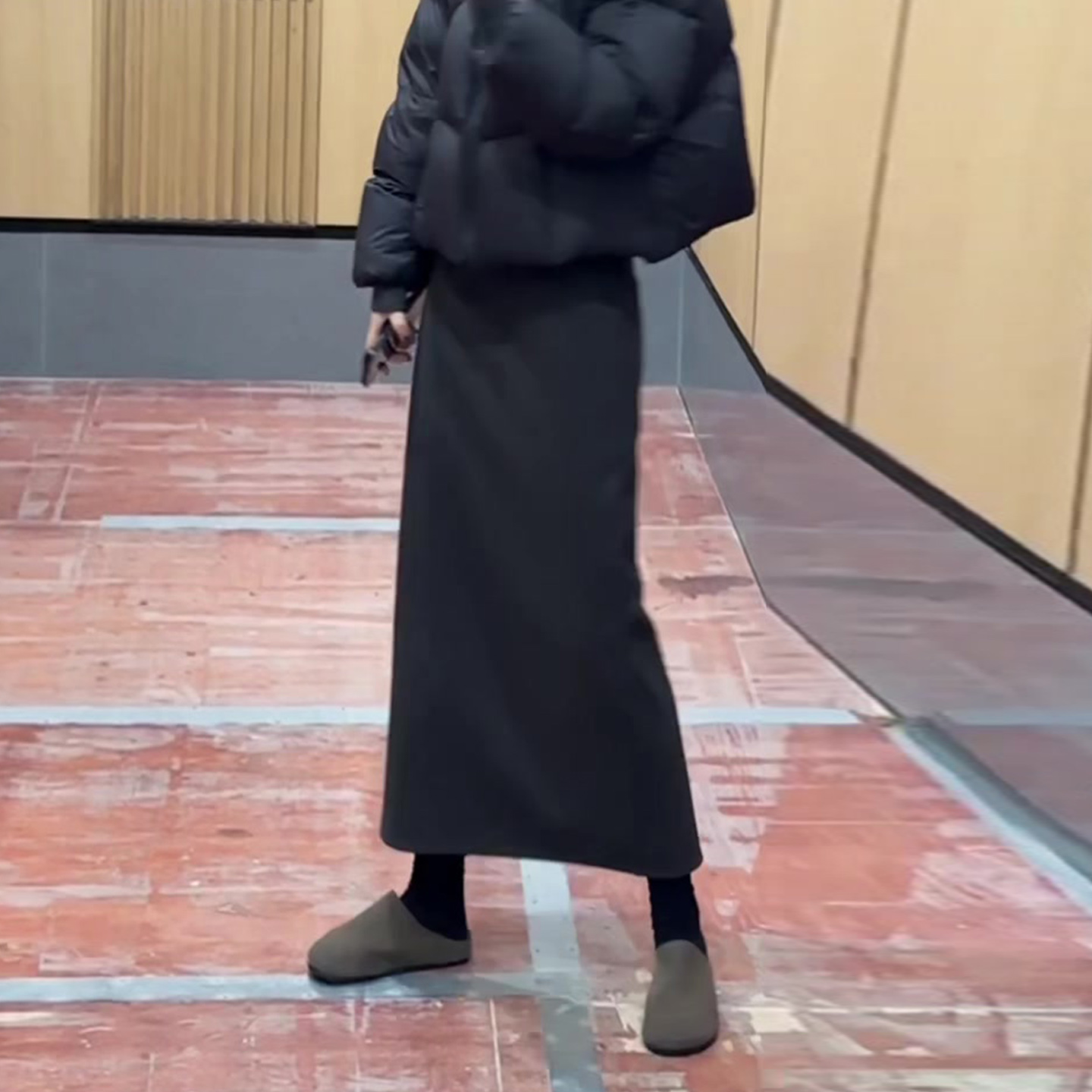 灰色毛呢半身裙女2025秋冬新款垂感显瘦气质百搭加绒减龄时尚长裙