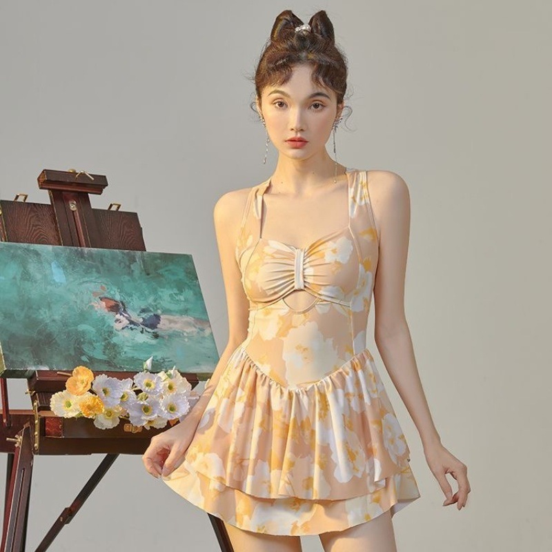 2023新款连体泳衣女夏显瘦遮肚保守平角裤温泉ins风甜美纯欲心机