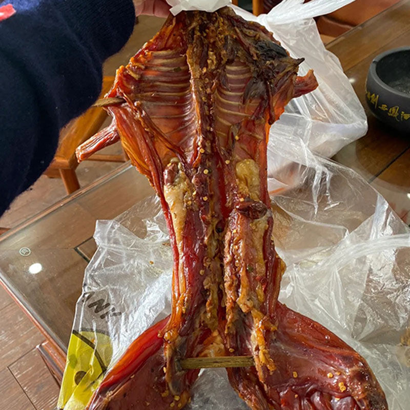 兔肉新鲜整只冷冻白条兔子肉生鲜散养开袋即食麻辣冷吃兔腿熟食