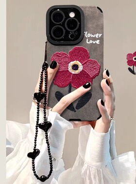 适用苹果16promax手机壳翻毛皮iPhone15刺绣花朵17pro手链14promax新款苹果13/12软壳11硅胶高级女款全包防摔