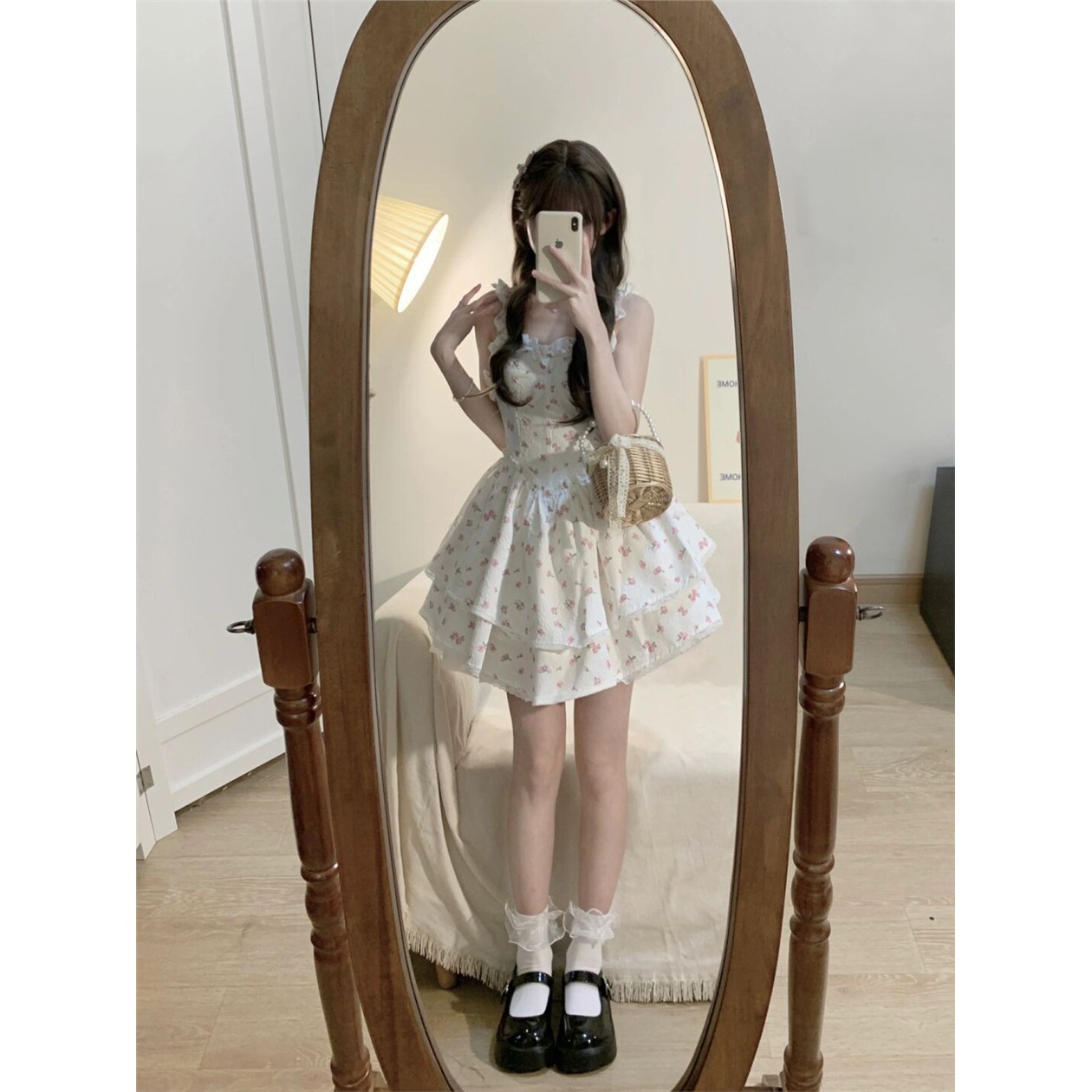 法式白色碎花吊带连衣裙
