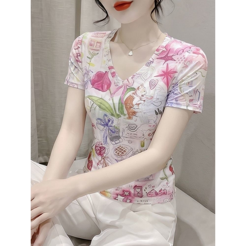 粉调卡通猫咪玫瑰满印上衣