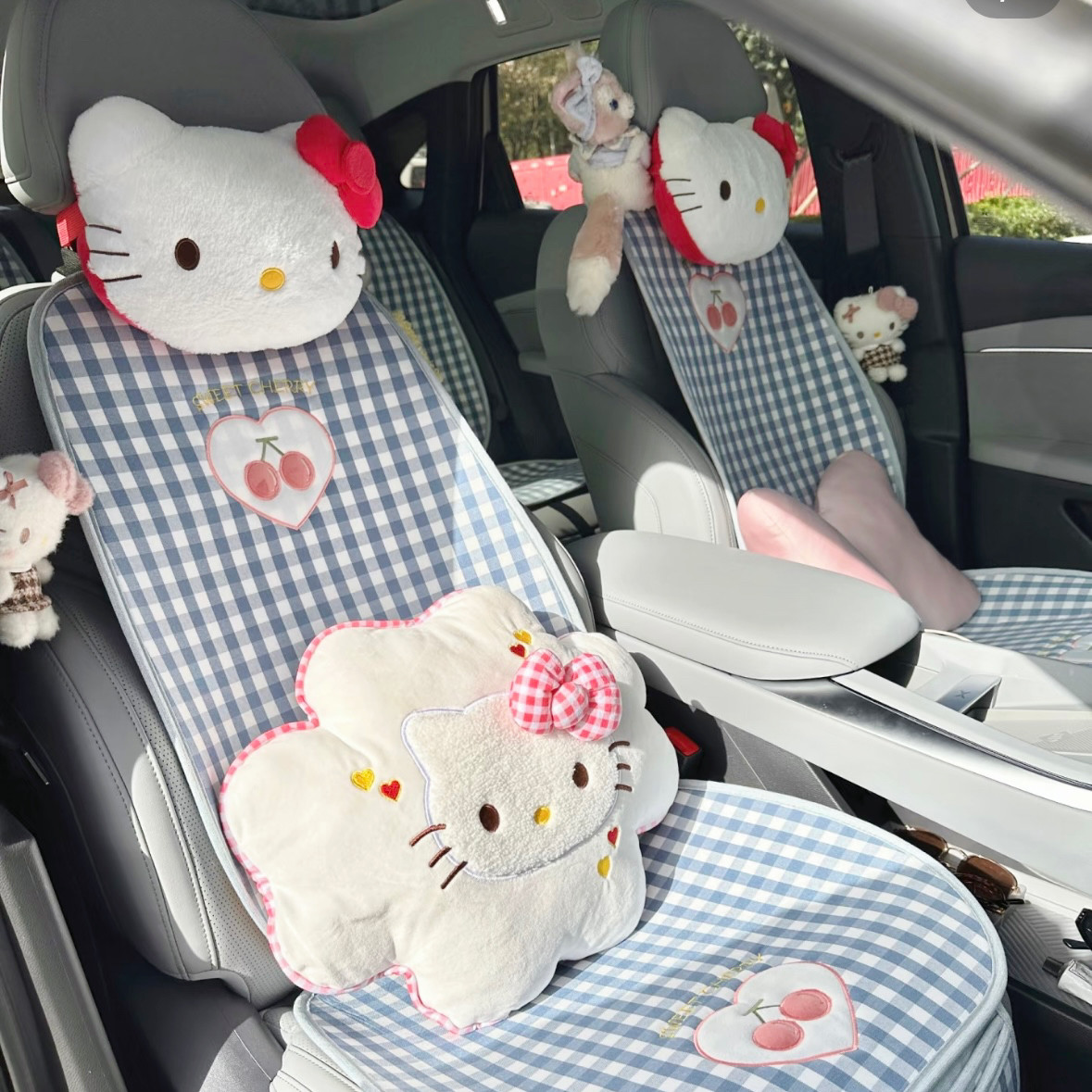 汽车装饰卡通头枕腰靠hellokitty抱枕四季通用汽车座椅女生装饰品