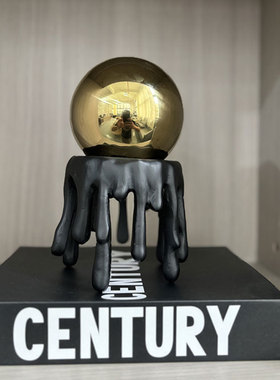 现代轻奢抽象艺术圆球八爪鱼摆件