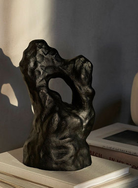 北欧雕塑创意抽象黑色装饰摆件办