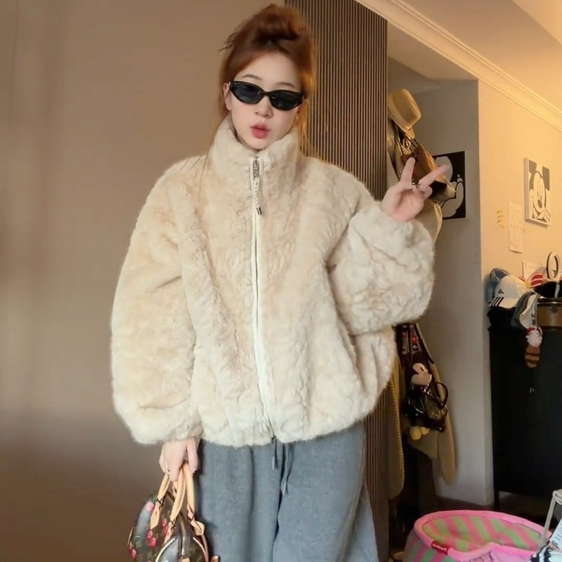 韩系皮毛一体轻奢感环保毛仿皮草保暖毛绒外套女宽松保暖拉链外套