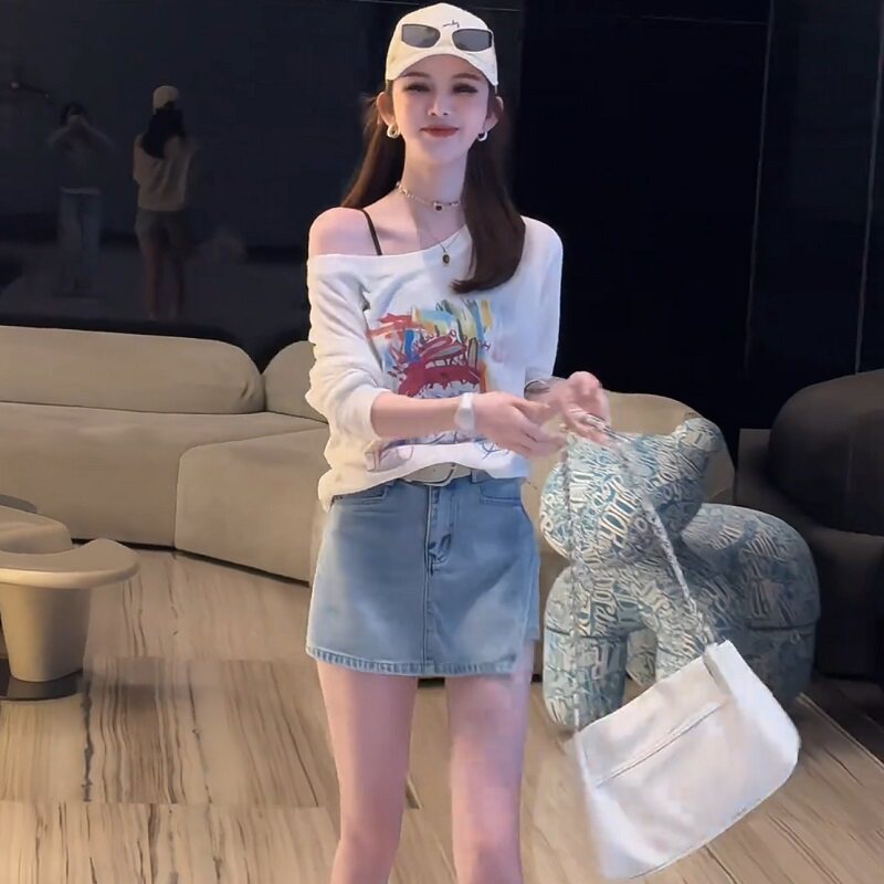 韩版设计感露肩印花防晒T恤女夏女装宽松薄款斜肩休闲风长袖上衣