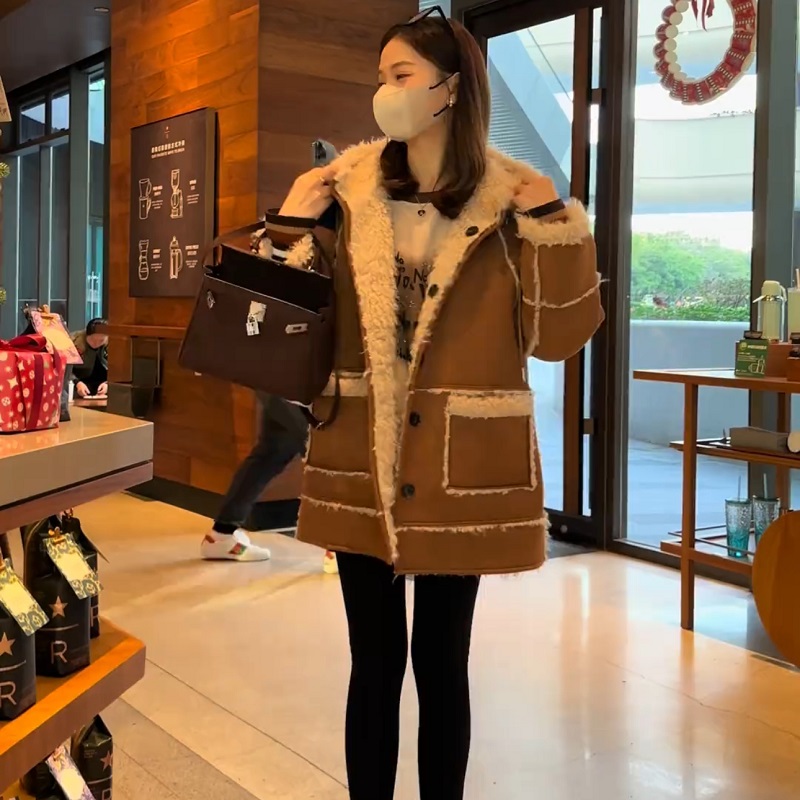 古影文羊羔毛皮毛一体外套