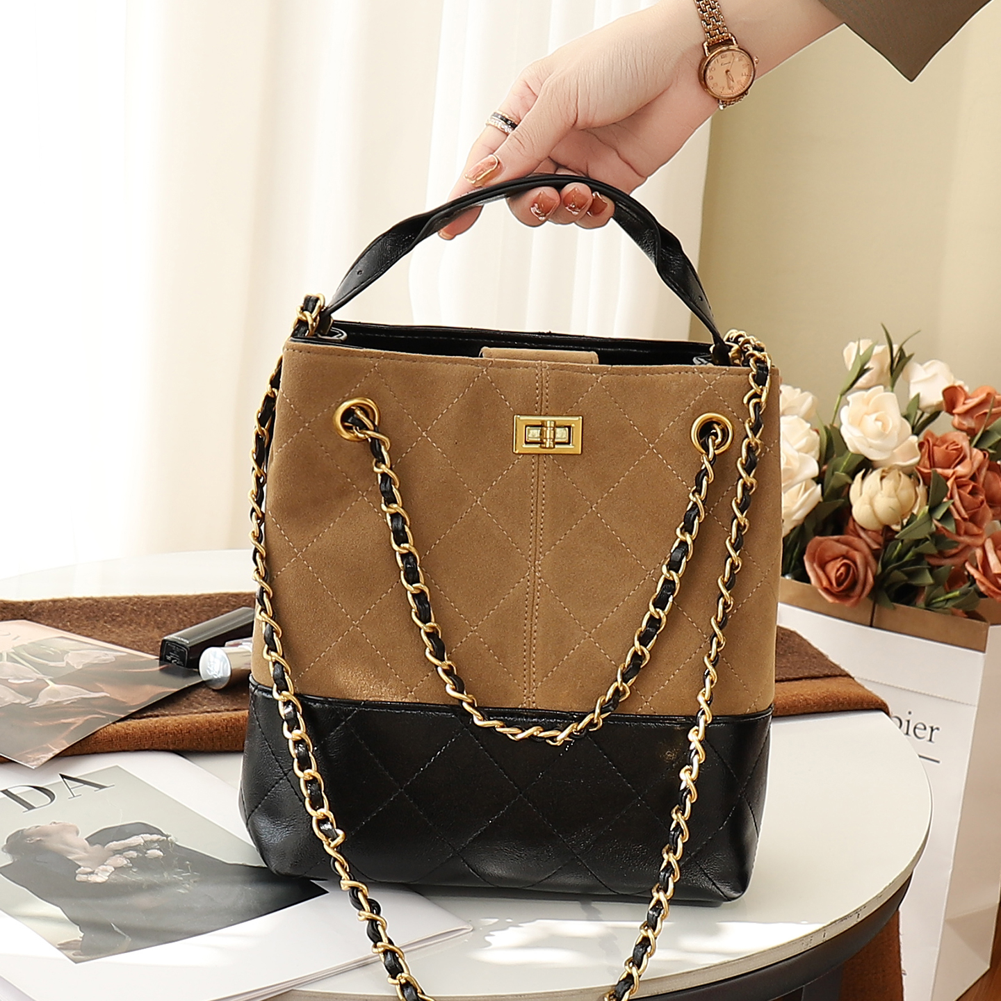 包包女新款冬季2025巨好看包包菱格链条水桶包麂皮磨砂锁扣腋下包