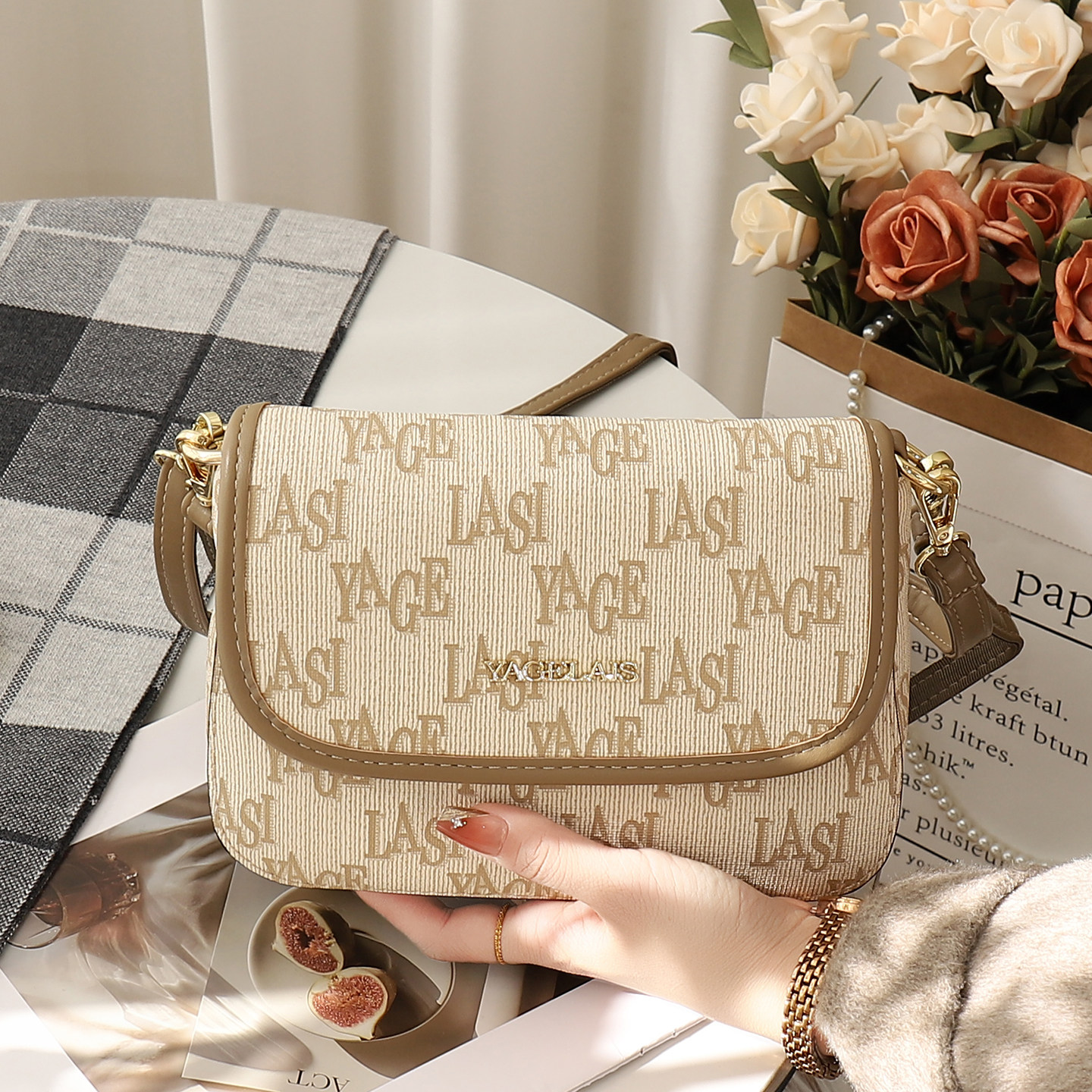 包包女新款高级感复古印花斜挎包日常百搭通勤小方包时尚字母小包,箱包皮具/热销女包/男包,小方包,淘宝优惠券,粉丝福利购,淘宝优惠卷