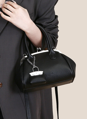 晚宴包高级感小众设计保龄球包包时尚款精致手提包2025秋季斜挎包