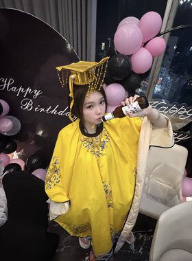 网红爆款发廊理发围布网红款复古黄色龙袍皇帝帽装饰搞怪