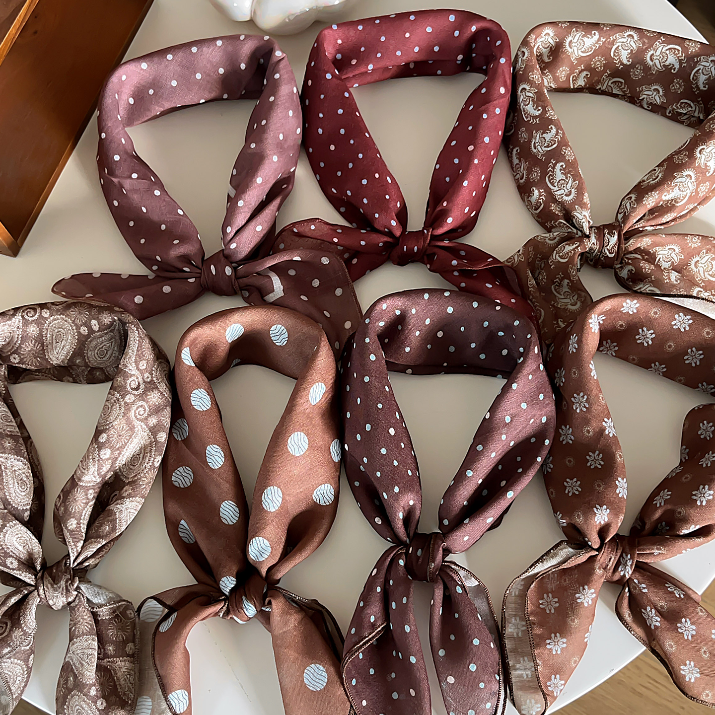 美拉德色系棕色碎花小方巾2025新款女氛围感复古丝巾头巾发带配饰,饰品/流行首饰/时尚饰品新,其它首饰,淘宝优惠券,粉丝福利购,淘宝优惠卷