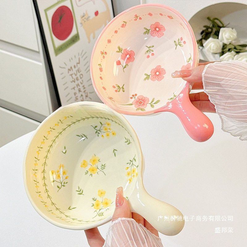 厂家直销手柄碗+勺混搭双色清新可爱陶瓷釉下彩易清洗