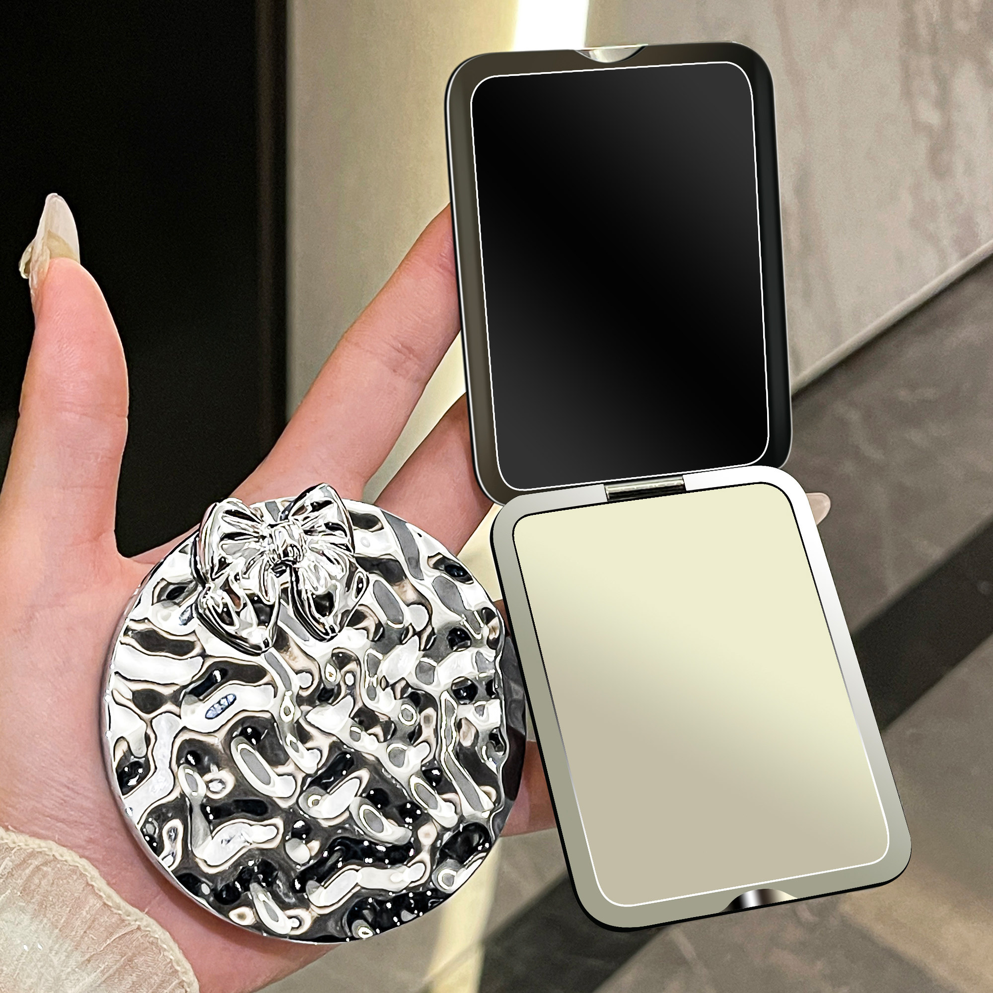 化妆镜双面迷你可携式高级女学生宿舍折叠手持补妆随身口袋小圆镜