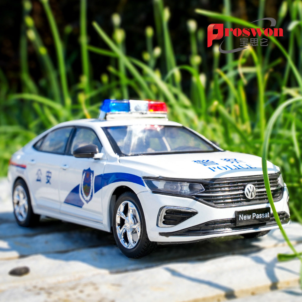 宝思仑1：24大众帕萨特合金警车模型回力声光玩具的士大号仿真车