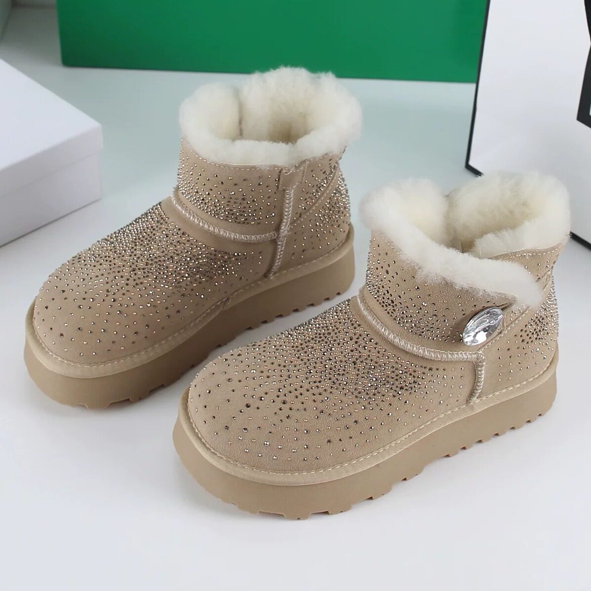 满钻羊毛保暖防滑时尚百搭雪地靴