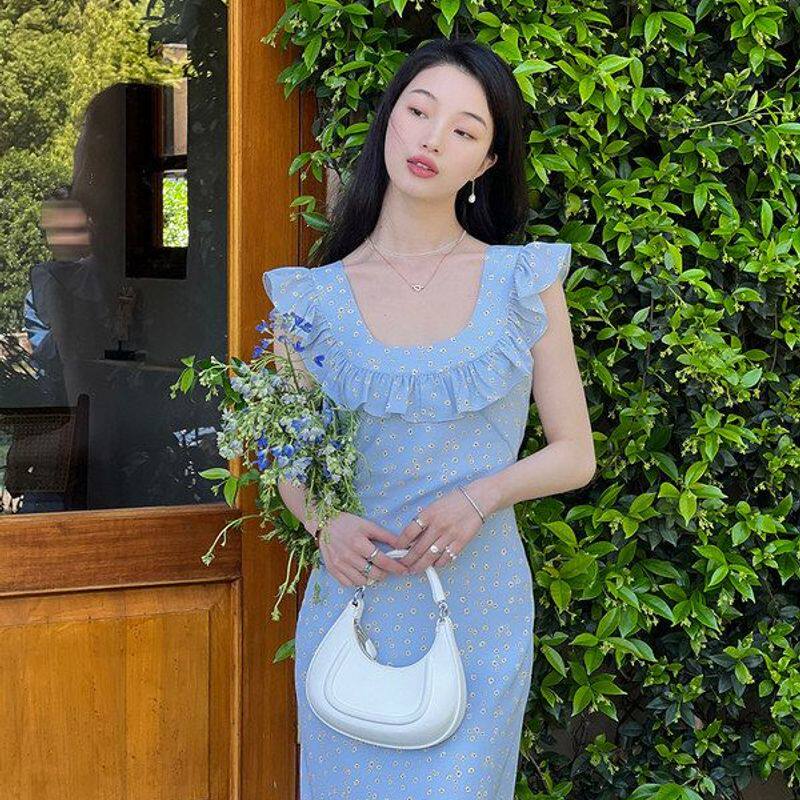 法式少女碎花中长款荷叶边裙女性感修身夏季度假花边吊带连衣裙子