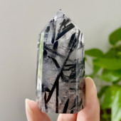 天然水晶黑发晶柱子黑碧玺电气石原矿石打磨六棱柱单尖装 饰品摆件