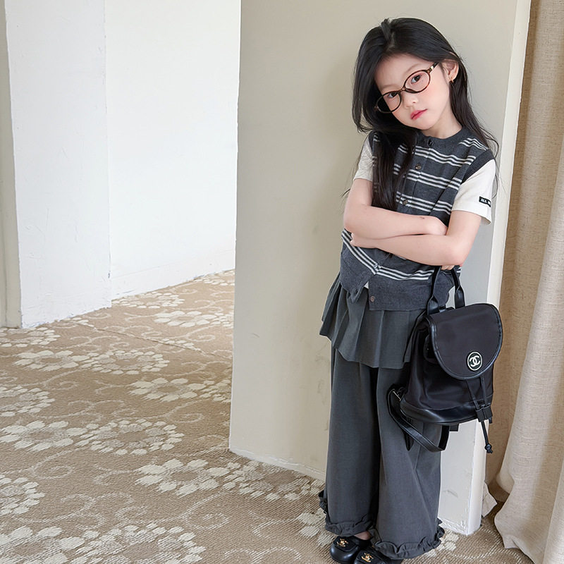 艾摩贝贝儿童休闲韩版圆领背心洋气坎肩叠穿针织宽条纹马甲上衣潮