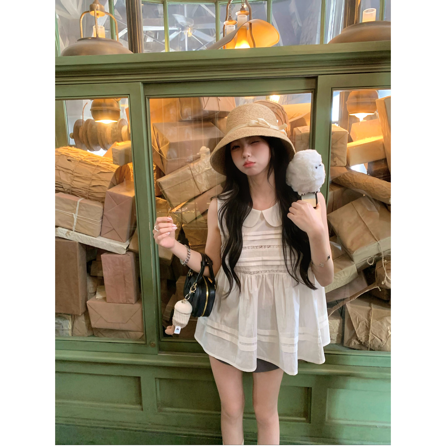 张爆爆 减龄甜美少女风蕾丝拼接无袖衬衫女夏宽松娃娃领套头上衣