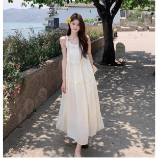 度假风白色吊带连衣裙2026新款女士无袖中长裙波西米亚风沙滩长裙