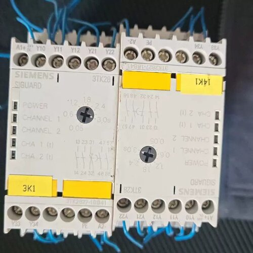 售前询价安全继电器3TK2827-1BB41 拆机成色如图两个
