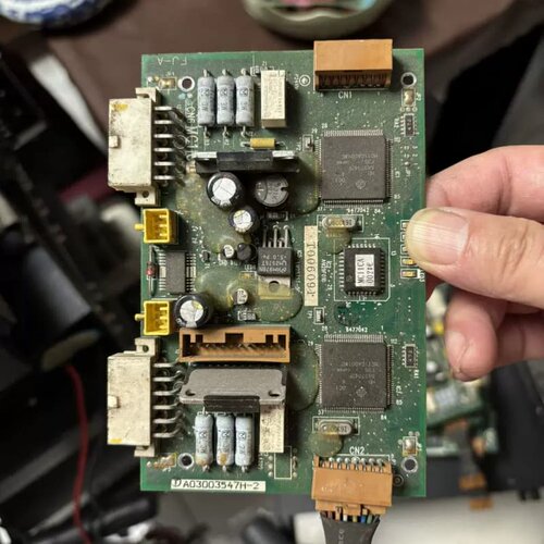 售前询价CM88S贴片机拆机发夹 型号是MC11CA-002C