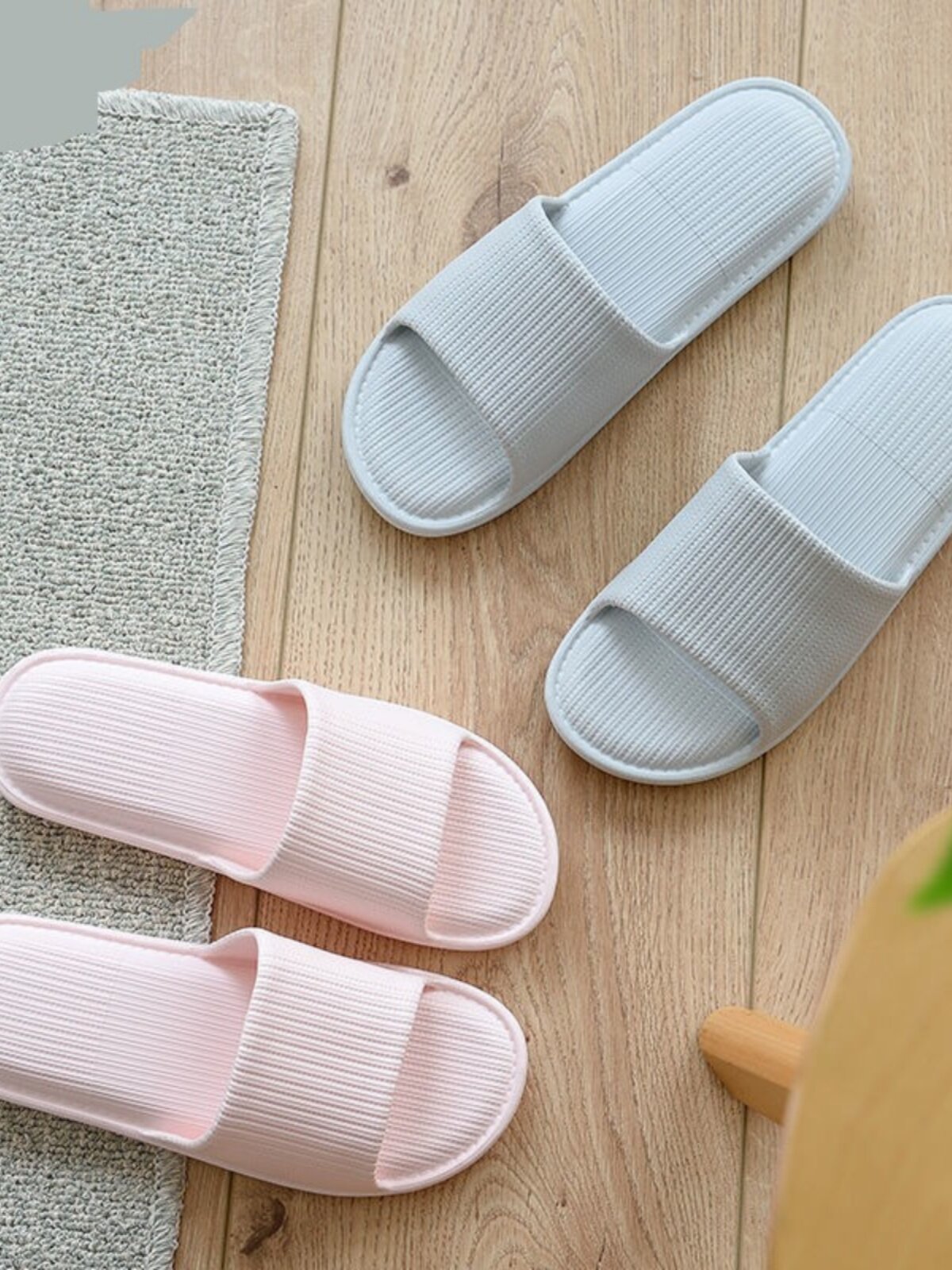 2024 여성을위한 새로운 일본식 슬리퍼 여름 홈 실내 침묵 욕실 목욕 커플 두꺼운 밑창 여성의 간단한 샌들