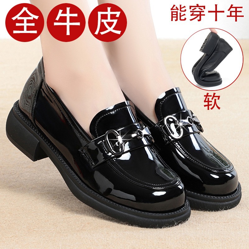 英伦小皮鞋女2024春季新款漆皮乐福鞋厚底软皮单鞋大码女鞋41一43
