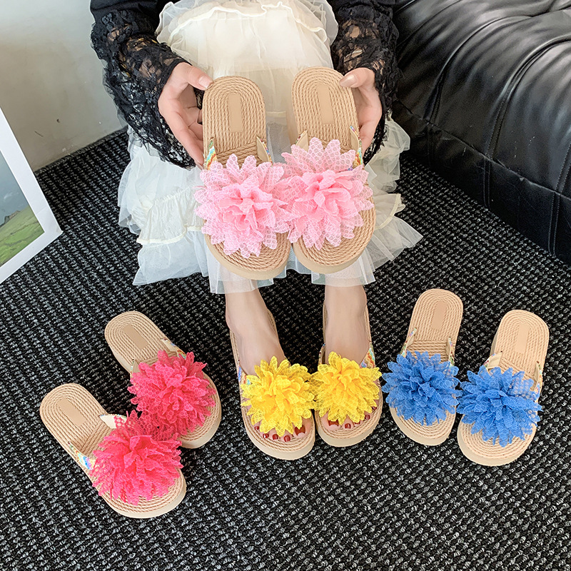 新款仙女风坡跟人字拖女夏季时尚草编花朵厚底傣族鞋沙滩鞋凉鞋女