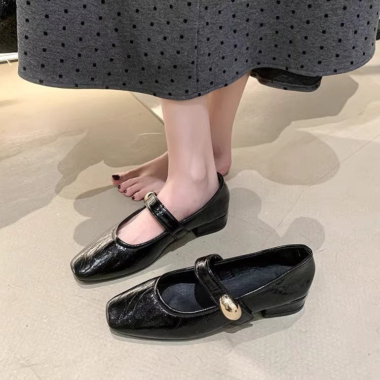 设计感法式气质时尚小皮鞋女2025春季新款浅口方头气质一字带单鞋