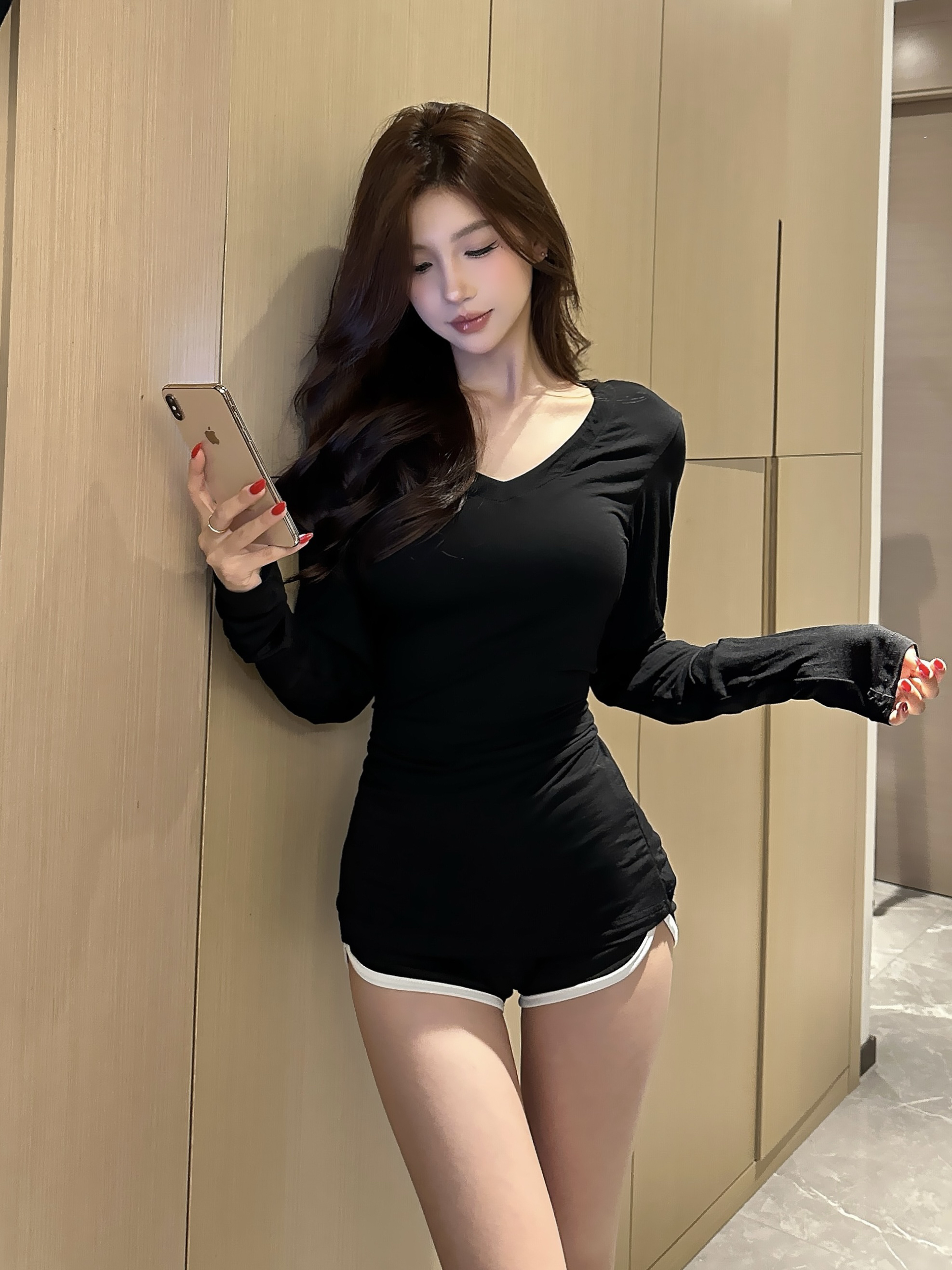 Devo of Den 2024AW黑色打底上衣女秋修身V领长袖辣妹内搭