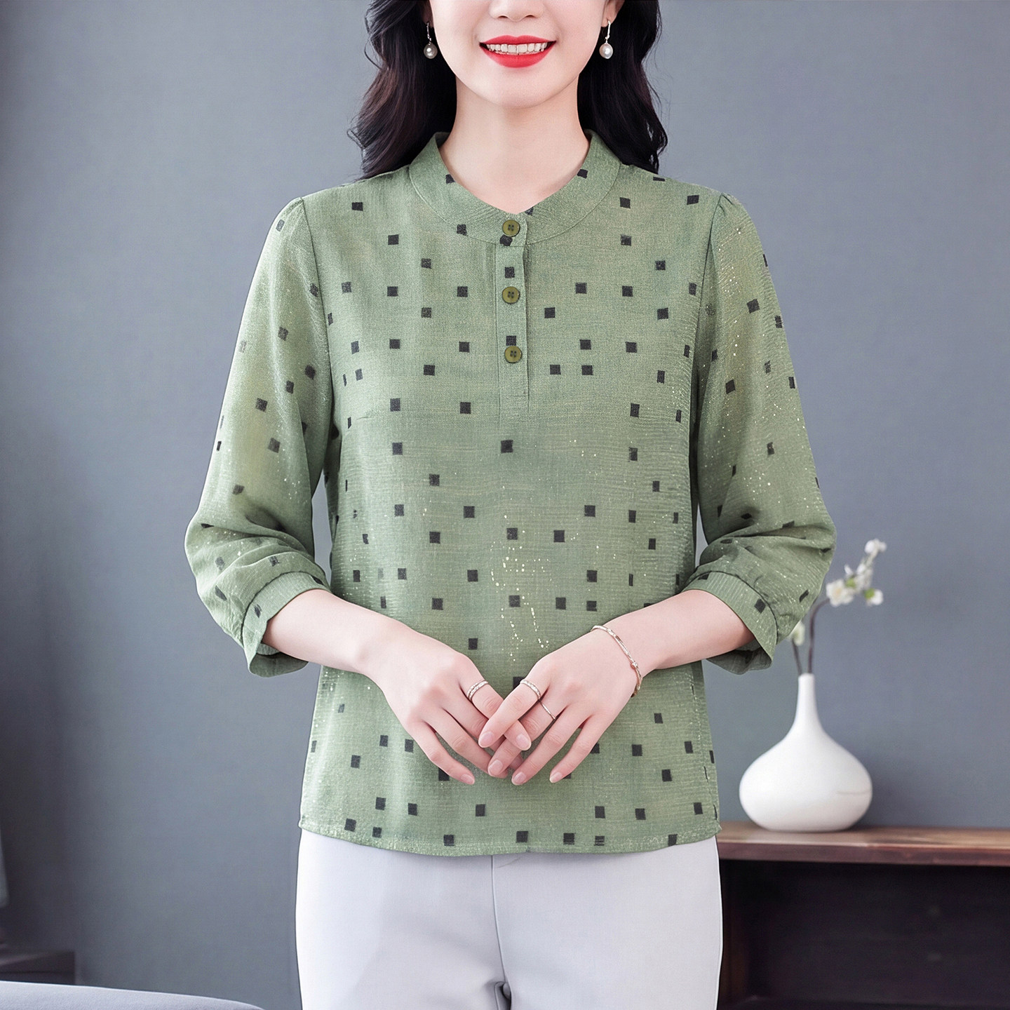 2026夏季新款七分袖衬衣韩版休闲女圆领纽扣印花宽松时尚气质上衣