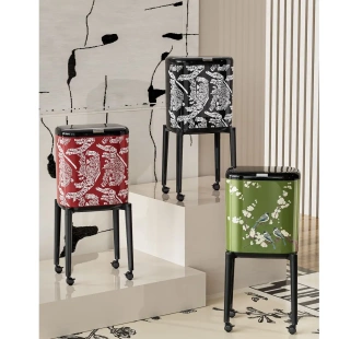 2026新款轻奢带脚垃圾桶家用厨房高脚可移动垃圾桶大容量免弯腰